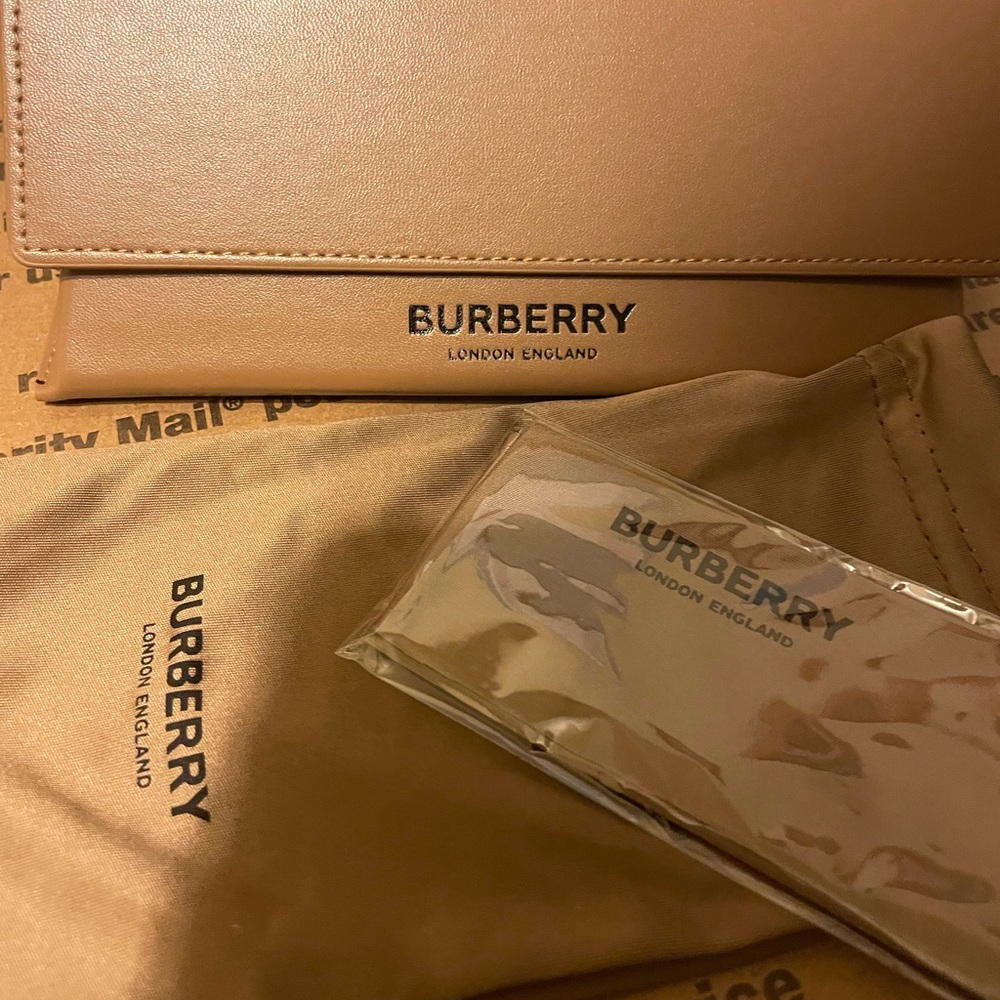 Burberry Sunglass Case